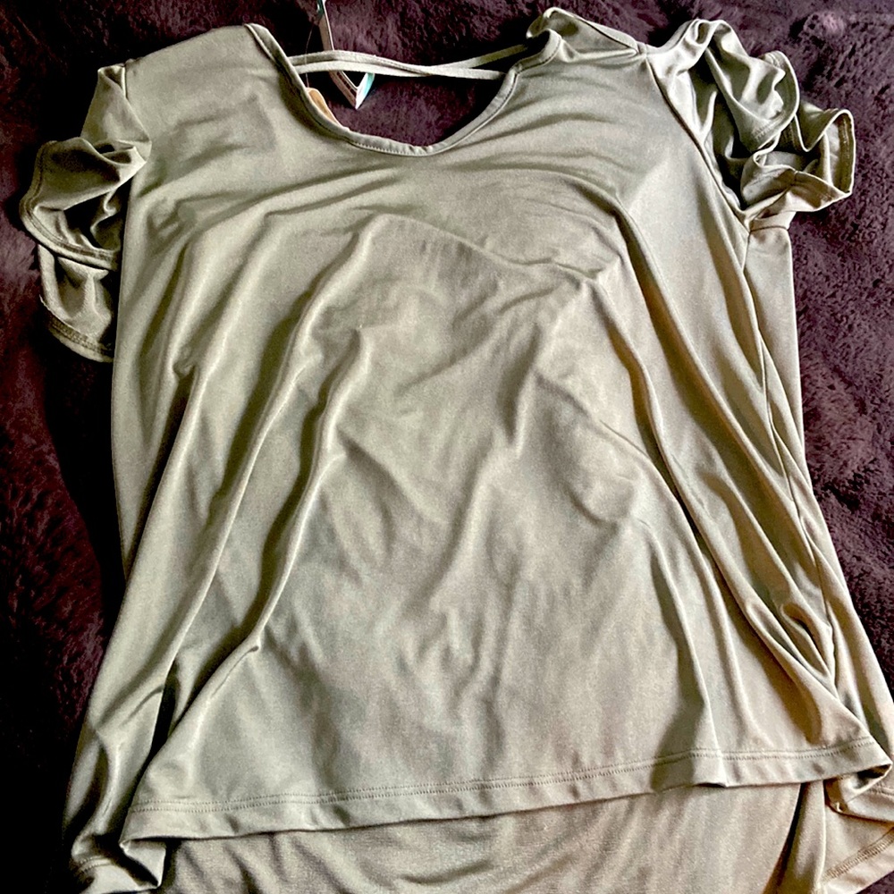 Hummingbird cold Shoulder knot top